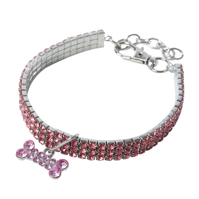 Bling kjæledyrhalsbånd med glitrende rhinestones og anheng, et luksuriøst tilbehør til hund og katt.