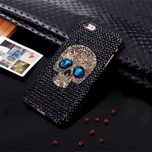 Samsung mobildeksel med unikt glitrende hodeskalledesign og diamanter, perfekt beskyttelse.