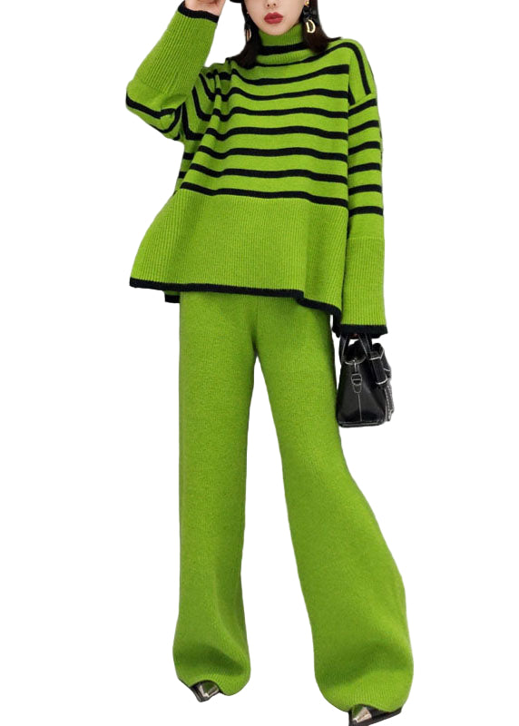 Grønt stripet turtleneck-topp og vide ben buksesett for damer, komfortabelt og elegant hverdagsbruk.