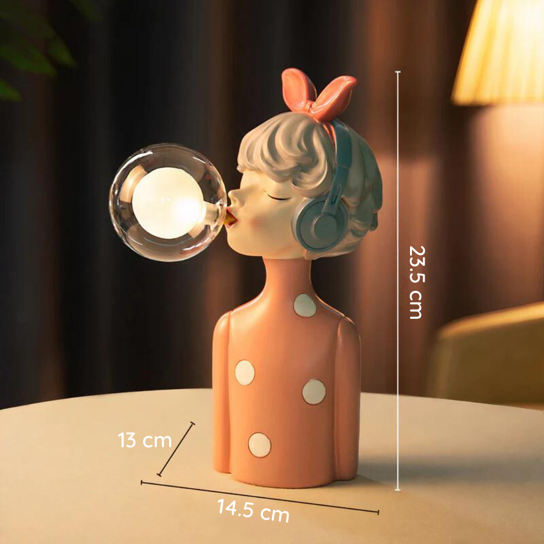 Kunstnerisk bordlampe i resin og glass, gir særpreg til din hjemmedekor.