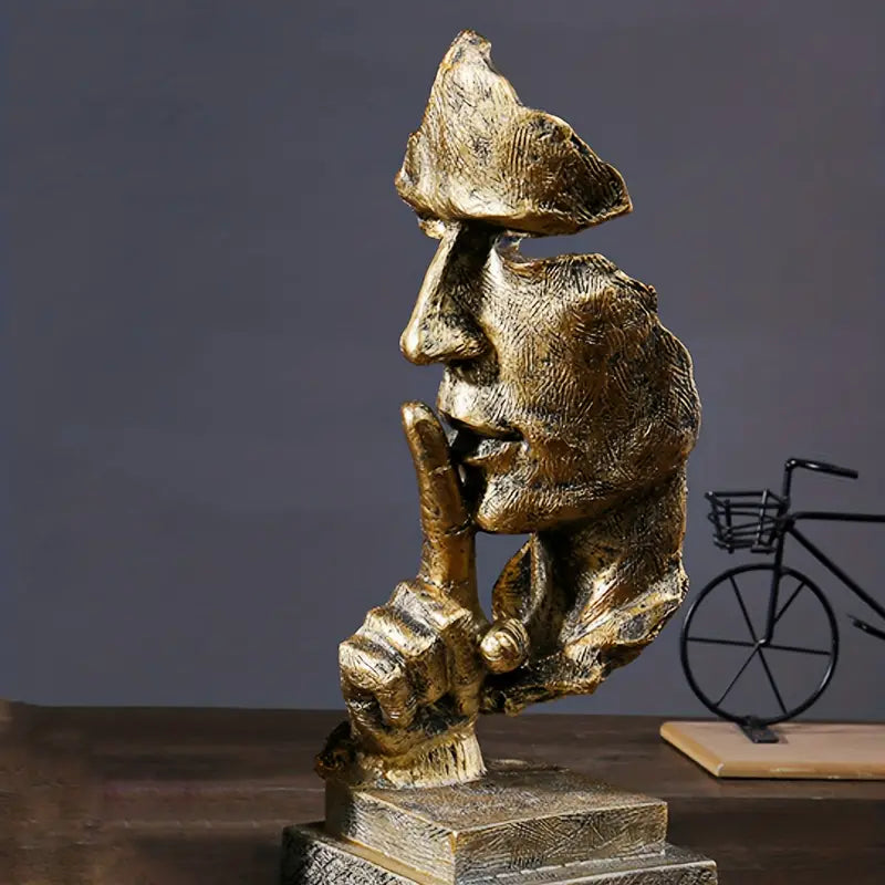 Detaljert håndlaget figur i abstrakt stil, perfekt som hjemmedekorasjon eller kontordekorasjon.
