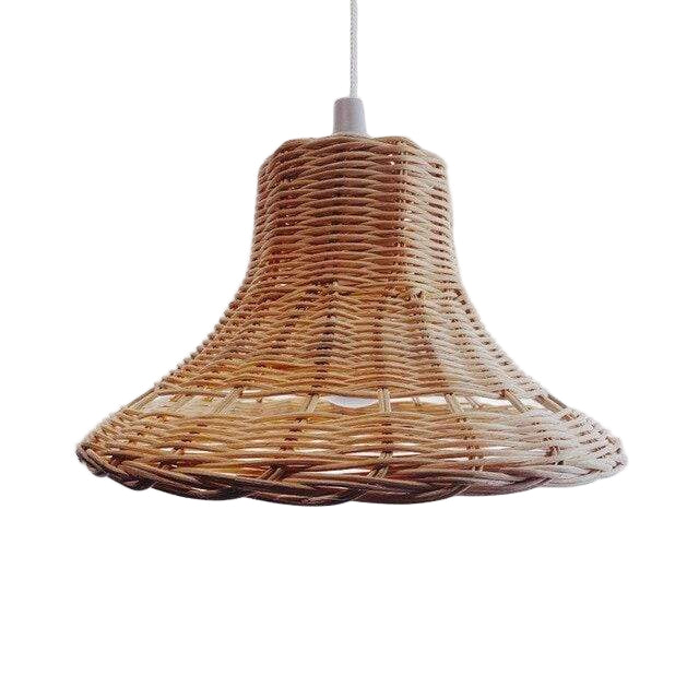 Håndvevd taklampeskjerm i naturlig rattan for en koselig bohemsk atmosfære i hjemmet.
