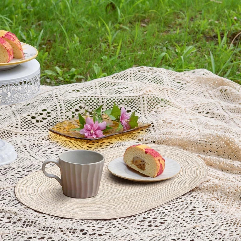 Slitesterke håndvevde bomulls bordbrikker. Rustikk boho-stil, ideell for daglig borddekking og interiør.