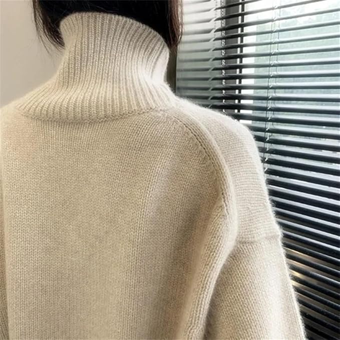Hverdagslig elegant strikkegenser med høy hals for damer; tidløs og komfortabel.