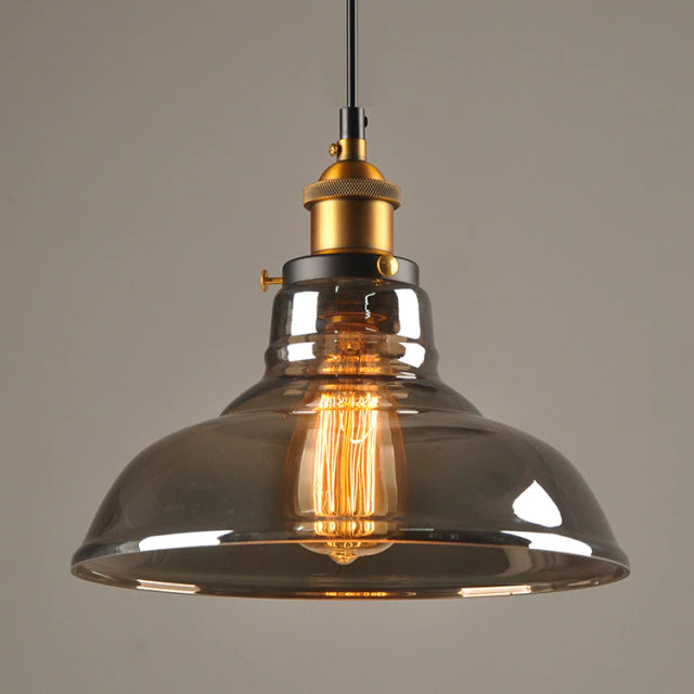 Funklende krystall lampe, hengende belysning som gir et luksuriøst og moderne preg til ditt hjem.