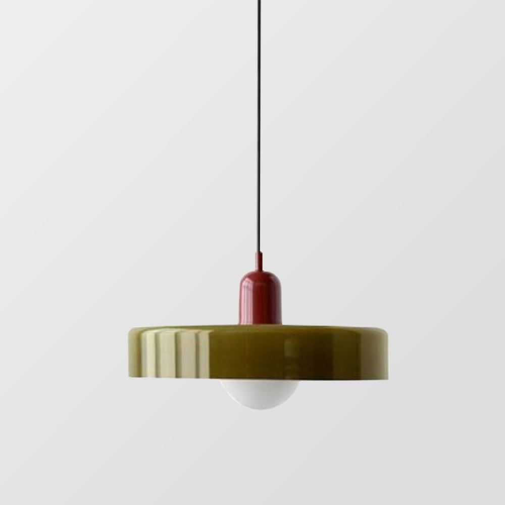 Dekorativ hengende lampe, fargespill for moderne interiør og belysning.