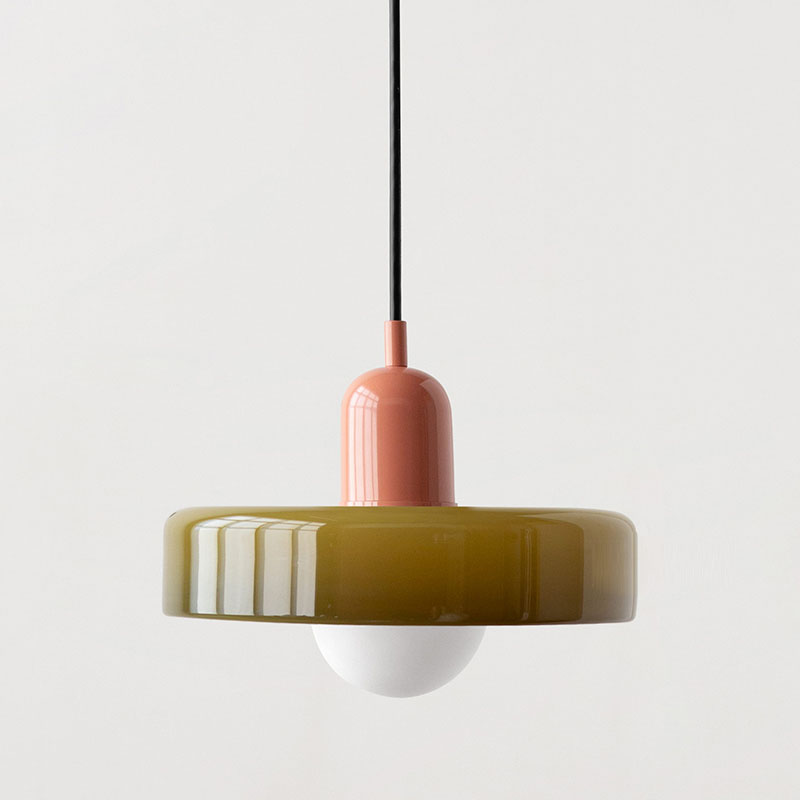 Stemningsfull designlampe, hengende med vakkert fargespill til soverommet.
