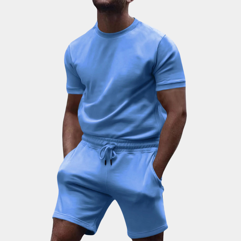 Overdimensjonert herresett med T-skjorte og shorts; ideelt for hjemmeklær og en avslappet sommer.