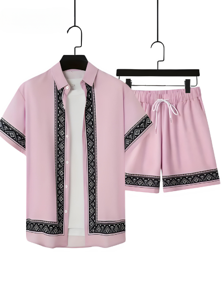 Lett herre boho sommersett; kortermet skjorte og shorts i pustende stoff, perfekt for varme dager.