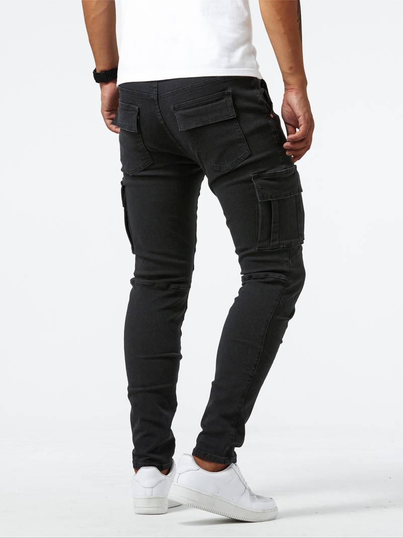 Grå herre cargo jeans, komfortabel og praktisk med god bevegelsesfrihet.