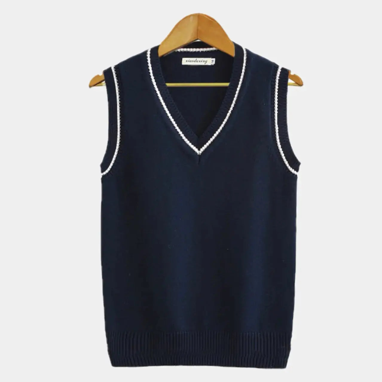 Elegant ermeløs herretrøye for casual wear, passer utmerket som sommer topp eller lag på lag plagg.