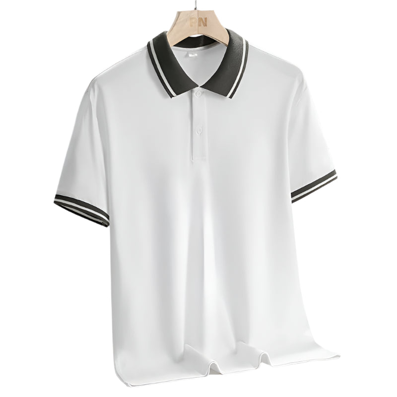 Herre golfpolo i pustende stoff for komfort og stil på golfbanen. Ideell for allvær og sommerbruk.