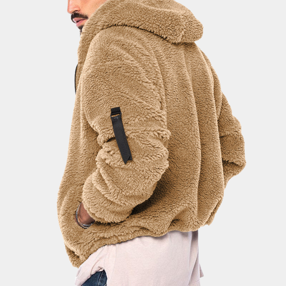Komfortabel herrehoodie for avslappet hverdag. Myk og varm genser, ideell for både hjemme og ute.