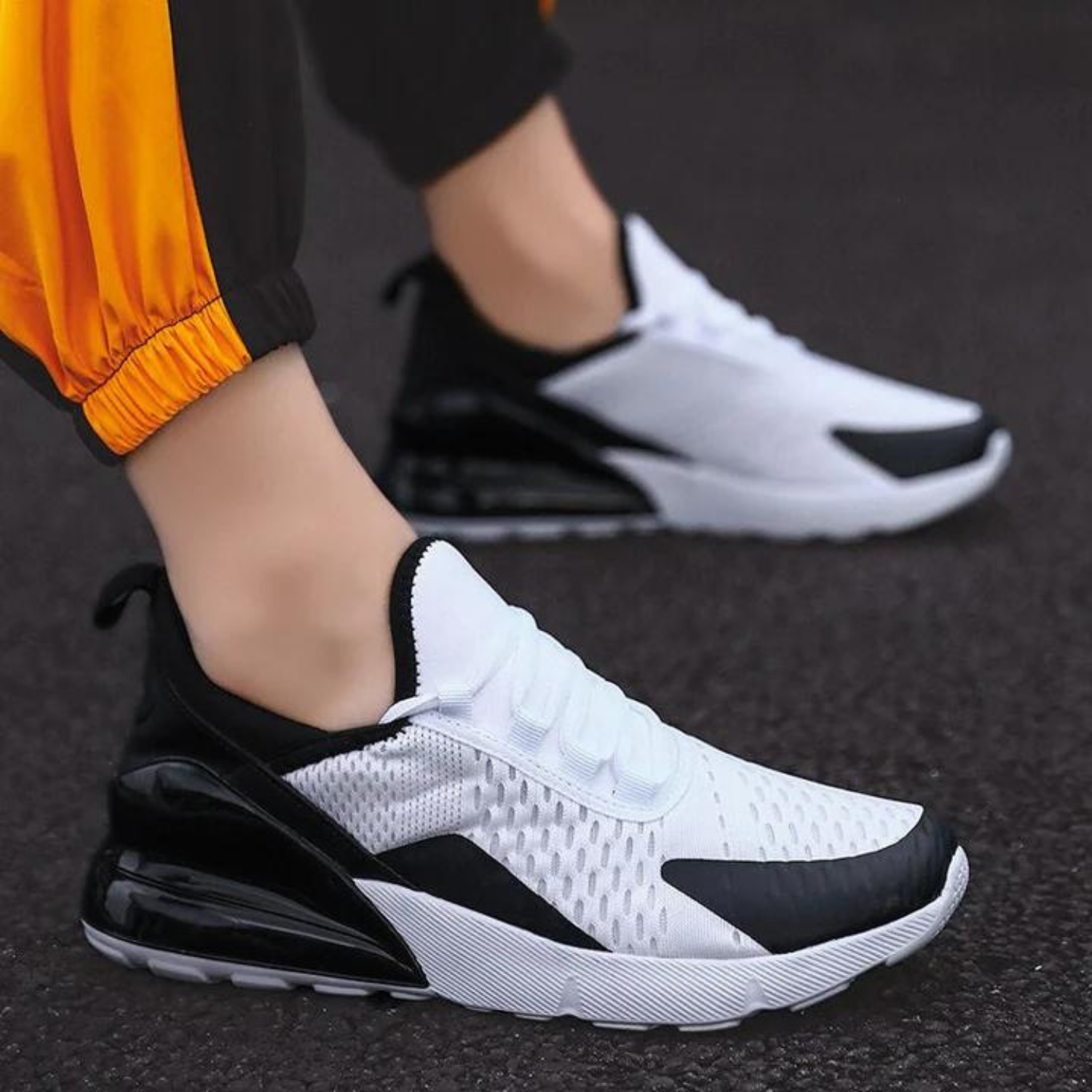 Stilige herre sportssko for hverdag og fritid. Komfortable joggesko for en sporty stil.