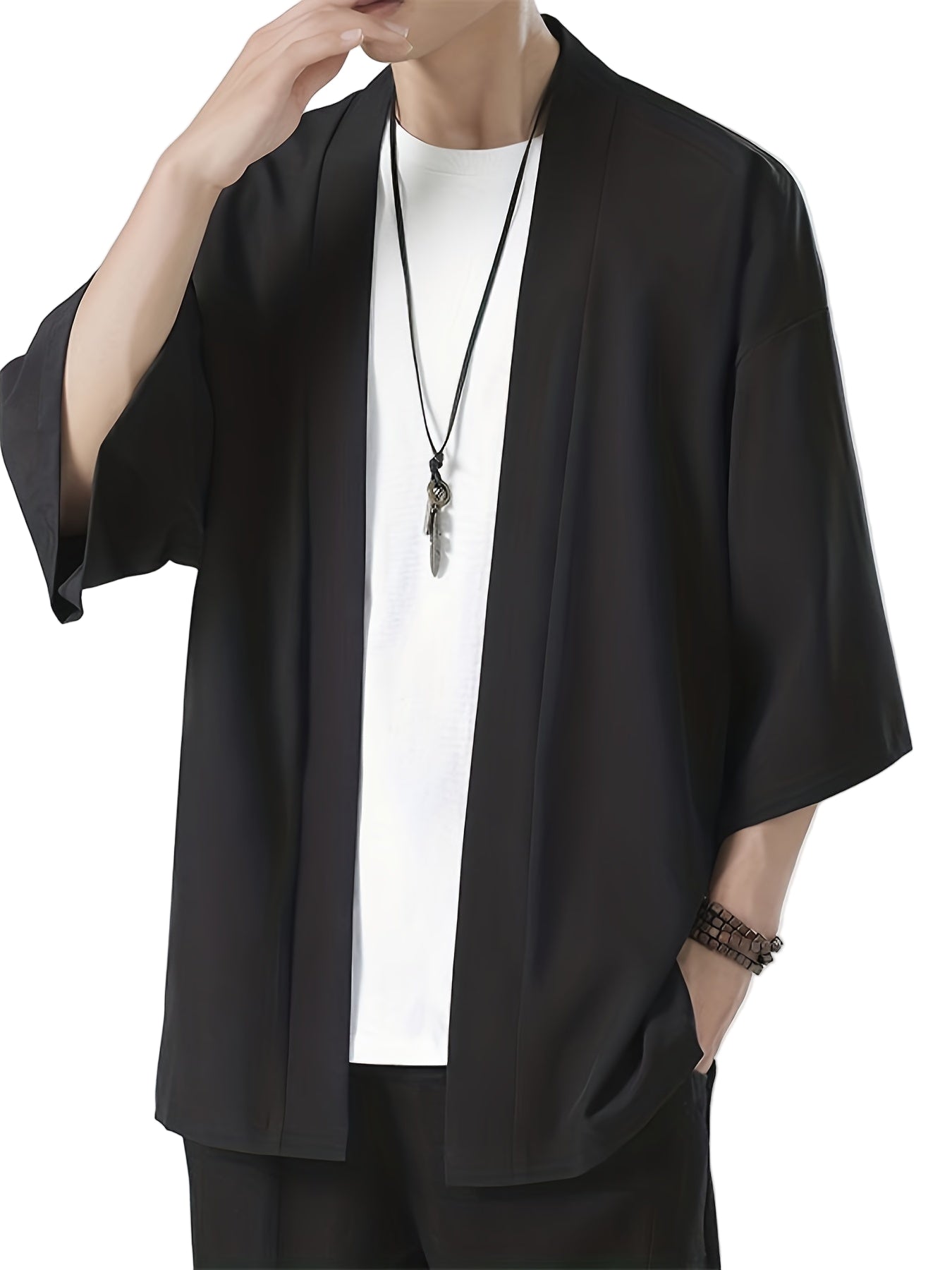 Herre kimono i japansk stil med åpen front. Lett og komfortabel for avslappet sommerklær og herremote.