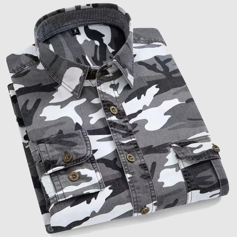 Trendy langermet kamuflasjeskjorte for menn, laget av pustende bomull. Ideell for en moderne og casual look om våren/høsten.