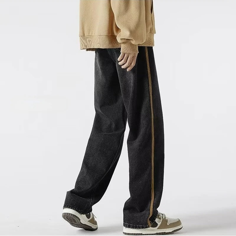 Trendy herre oversized jeans i blått, med komfortabel elastisk midje. Perfekt for en avslappet og stilig look.