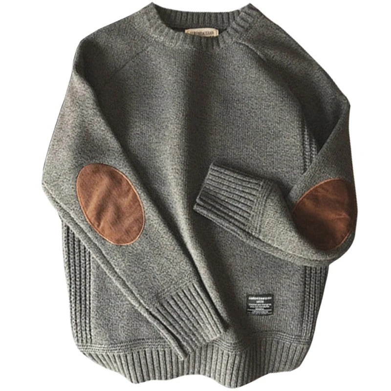 Herre oversized lappestrikket genser i myk kvalitet, perfekt for fritid og hverdag. Komfortabel herremote.