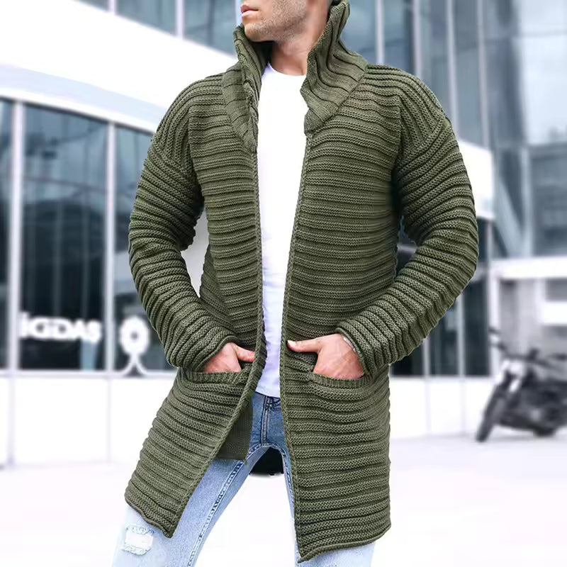Varm herre oversized turtleneck cardigan, ideell for kaldt vær. Myk strikk og avslappet stil for daglig bruk.
