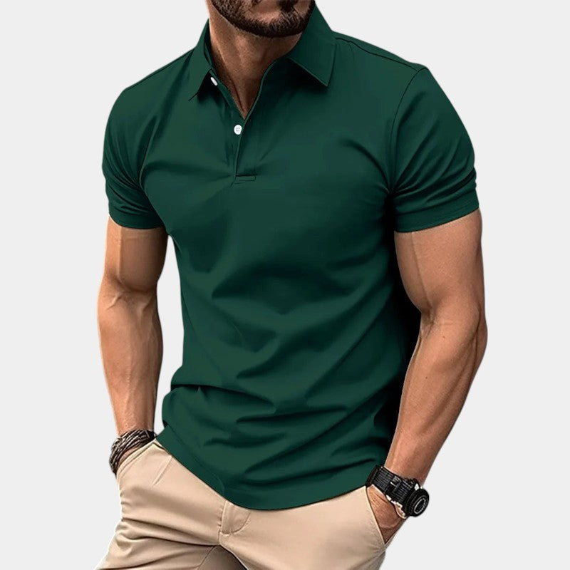 Trendy herre polo t-skjorte med knytedetalj. Perfekt kortermet polo for menns sommergarderobe.