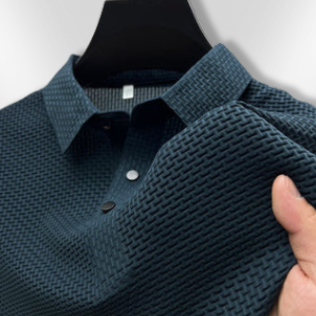 Komfortabel herre poloskjorte med pustende strukturert design, optimal for varme dager og aktiv bruk.