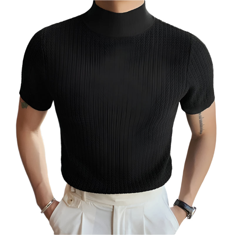 Komfortabel langermet herre t-skjorte med høy hals og smal passform for en trendy streetwear look.