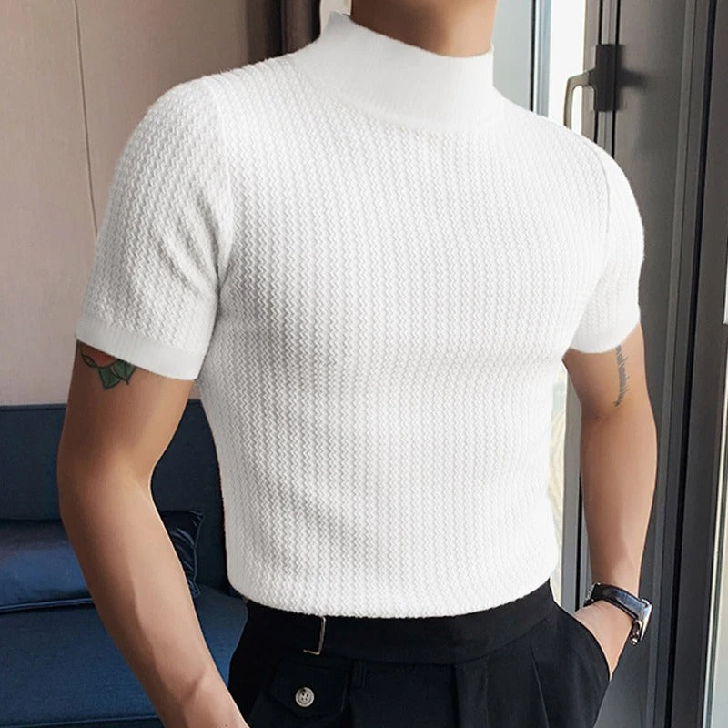 Essensiell herre basic t-skjorte med høy hals og slim passform, et must for urban og allsidig garderobe.