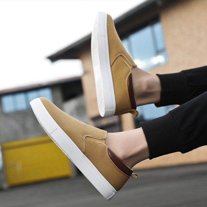 Komfortable, lettvekts slip-on herresko med pustende design, ergonomiske for lange dager.