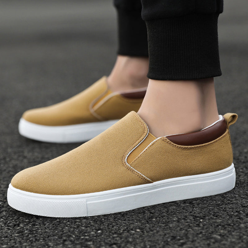 Nærbilde av pustende overdel på herre slip-on sko, sikrer optimal luftsirkulasjon og komfort.