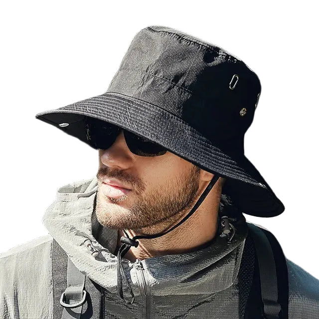 Herre sommerhatt med bred skjerm for solbeskyttelse, ideell for utendørsaktiviteter og UV-beskyttelse.