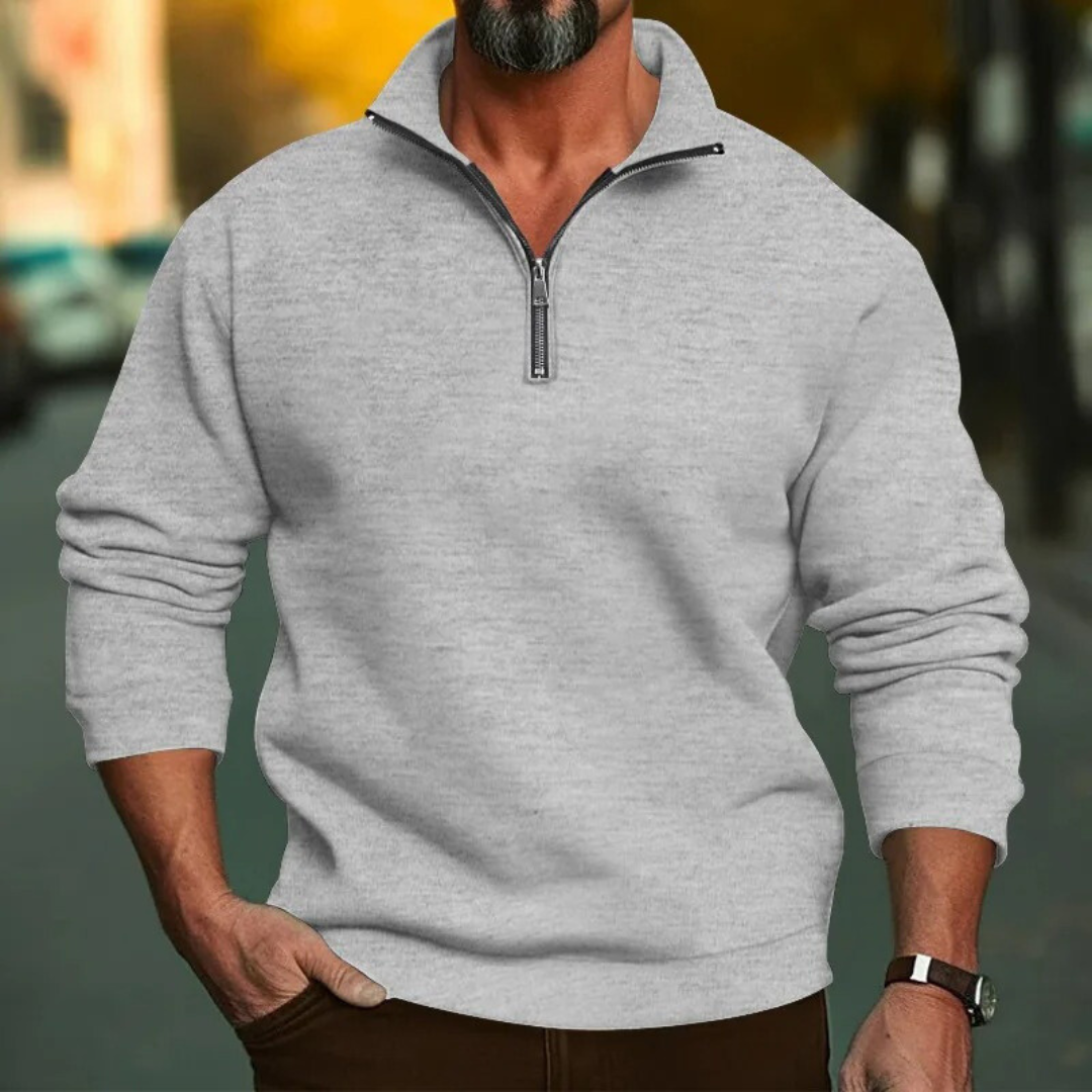 Komplett visning av herre sweatshirt med halv glidelås, tilbyr stil og komfort i ett plagg.