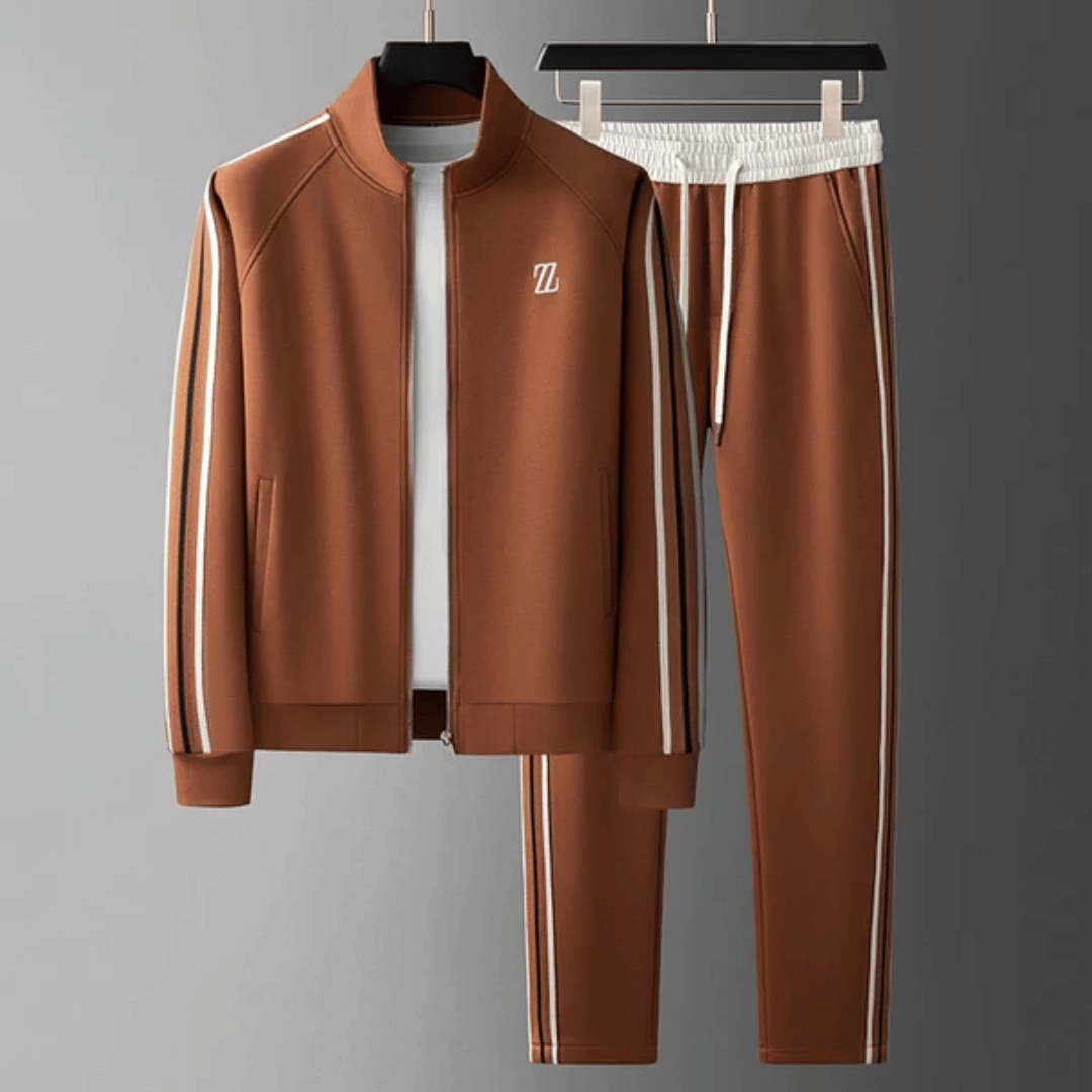 Sporty herre treningsdress. Komfortabelt aktivitetstøy for menn som elsker trening og avslapning.