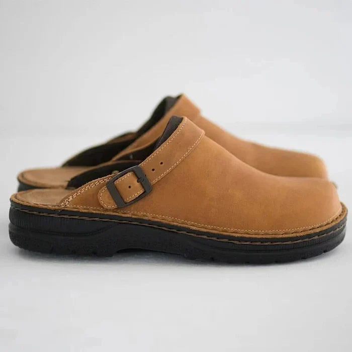 Komfortable herre tresko i khaki, ergonomisk design for fritid og vår/sommerbruk.