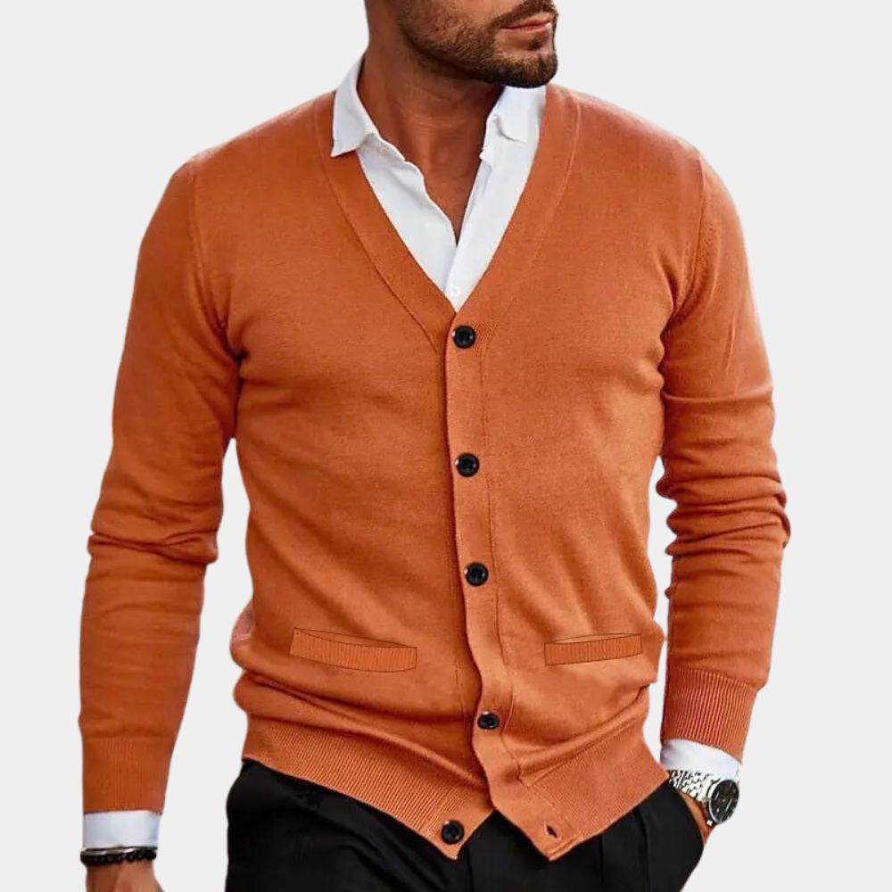 Klassisk herre V-hals cardigan med knapper, gir en tidløs og elegant look til ethvert antrekk.