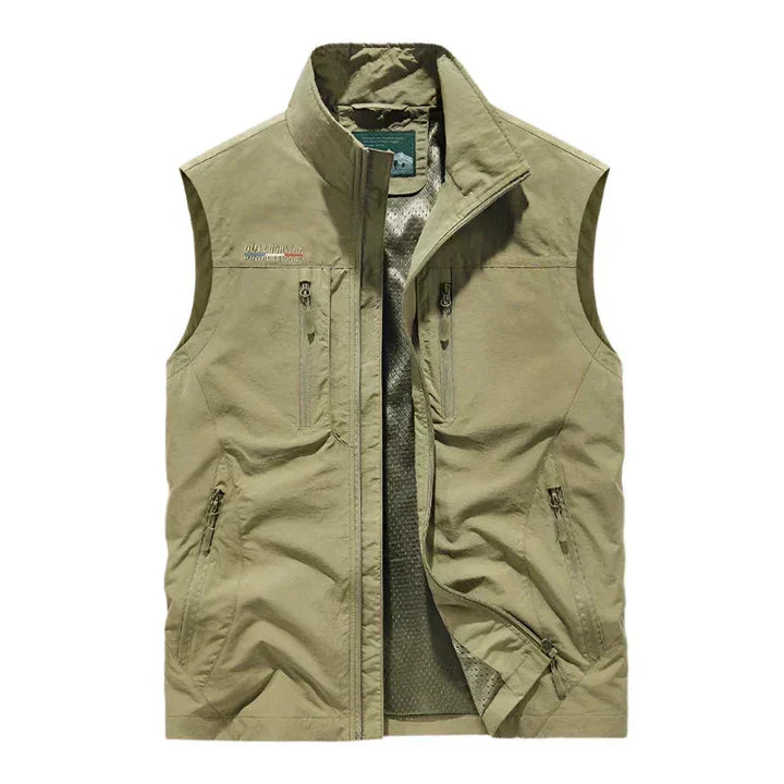 Varm khaki herrevest, vannavstøtende bodywarmer for casual utendørs yttertøy. Perfekt for fritid.