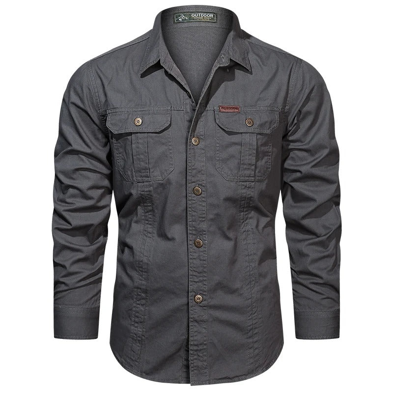 Herre cargoshirt i bomull, langermet, i grå, kombinert med jeans, ideell for fritid og utendørseventyr
