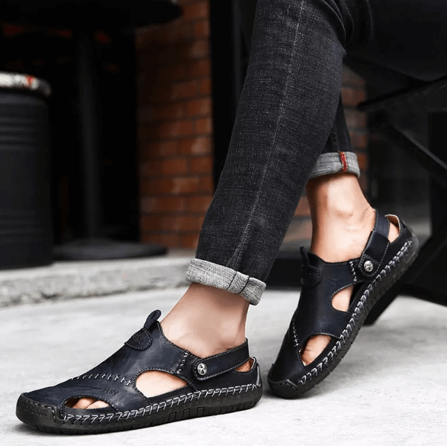 Detailaufnahme der Schnallen an den Herren Orthopädische Komfort-Sandalen, verstellbar für gute Passform