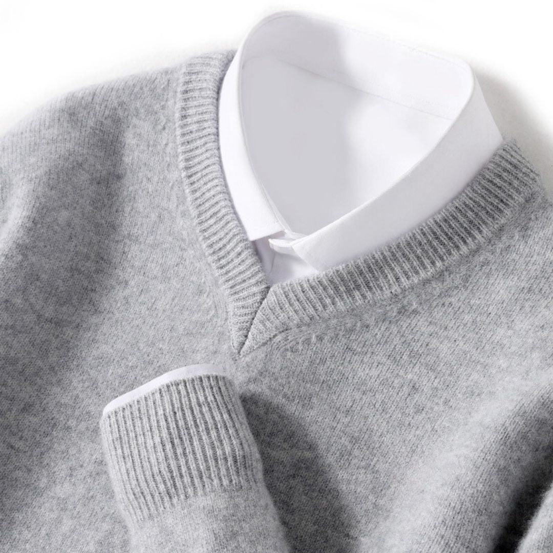 Klassischer Herren V-Ausschnitt Pullover aus Merinowolle, Bordeauxrot, für Winteroutfits