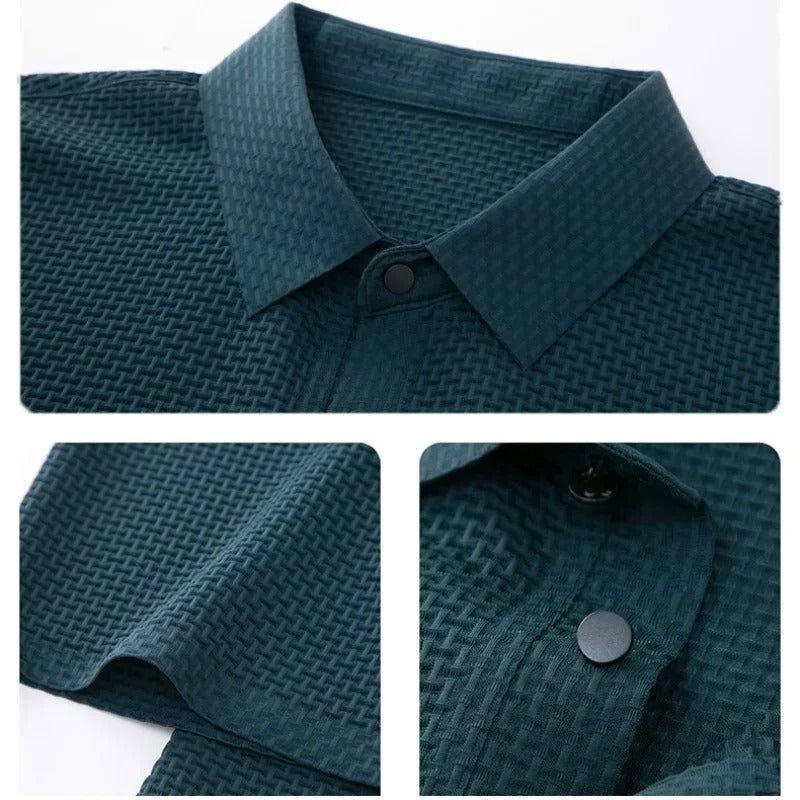 Komfortabel herrepoloskjorte med svalfølelse, egnet for varme dager. Korte ermer og elegant stil.