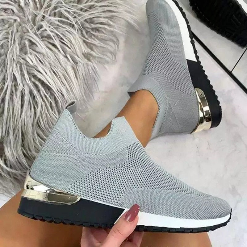 Pustende slip-on joggesko for menn med anti-skli såle, ideell for daglig komfort.