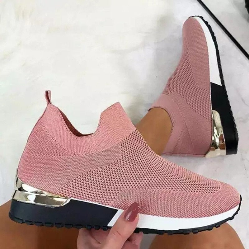 Ergonomisk fritidssko: Menns slip-on joggesko med elastisk overdel og lettvekt design.