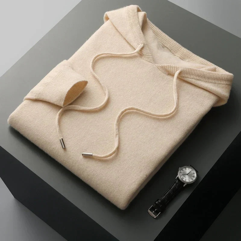 Stilfull herre hettegenser i premium ullblanding. Ideell for casual og moderne antrekk.