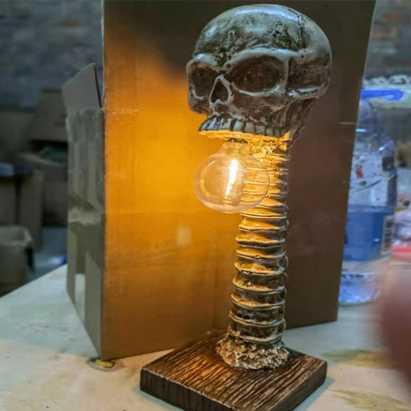 Hodeskallelampe for Halloween dekorasjon. Lysende ryggradsdesign gir skummel stemning til ethvert rom.