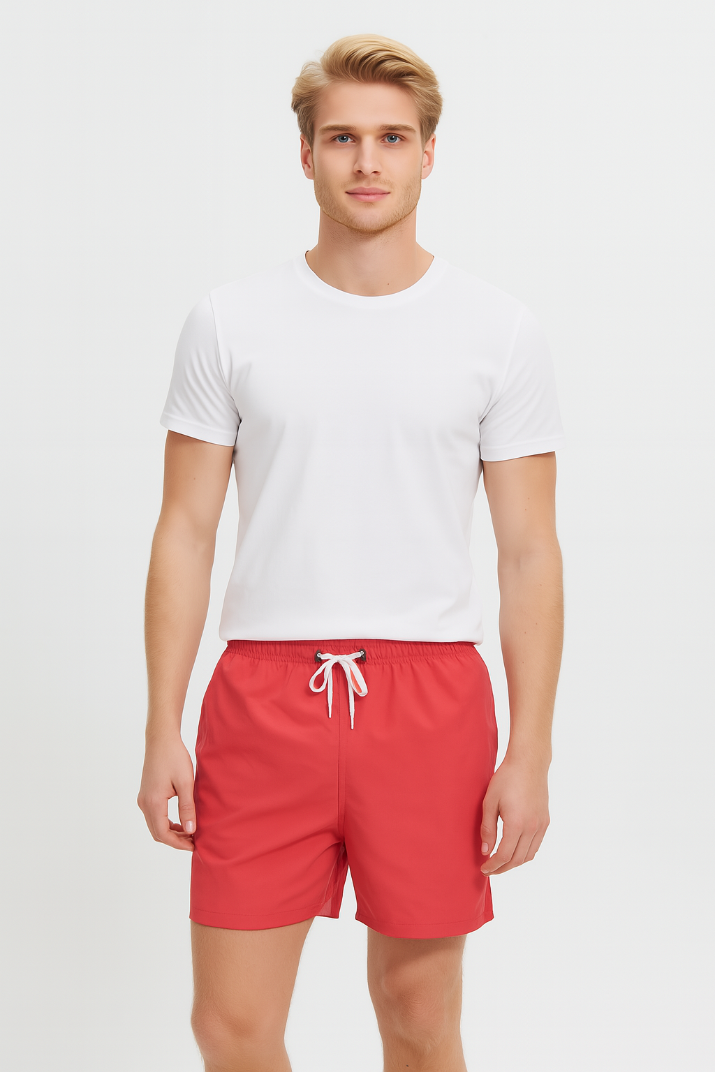 Slitesterke, hurtigtørkende herre badeshorts i lett stoff. Ideell for sommer strand og vannsport.