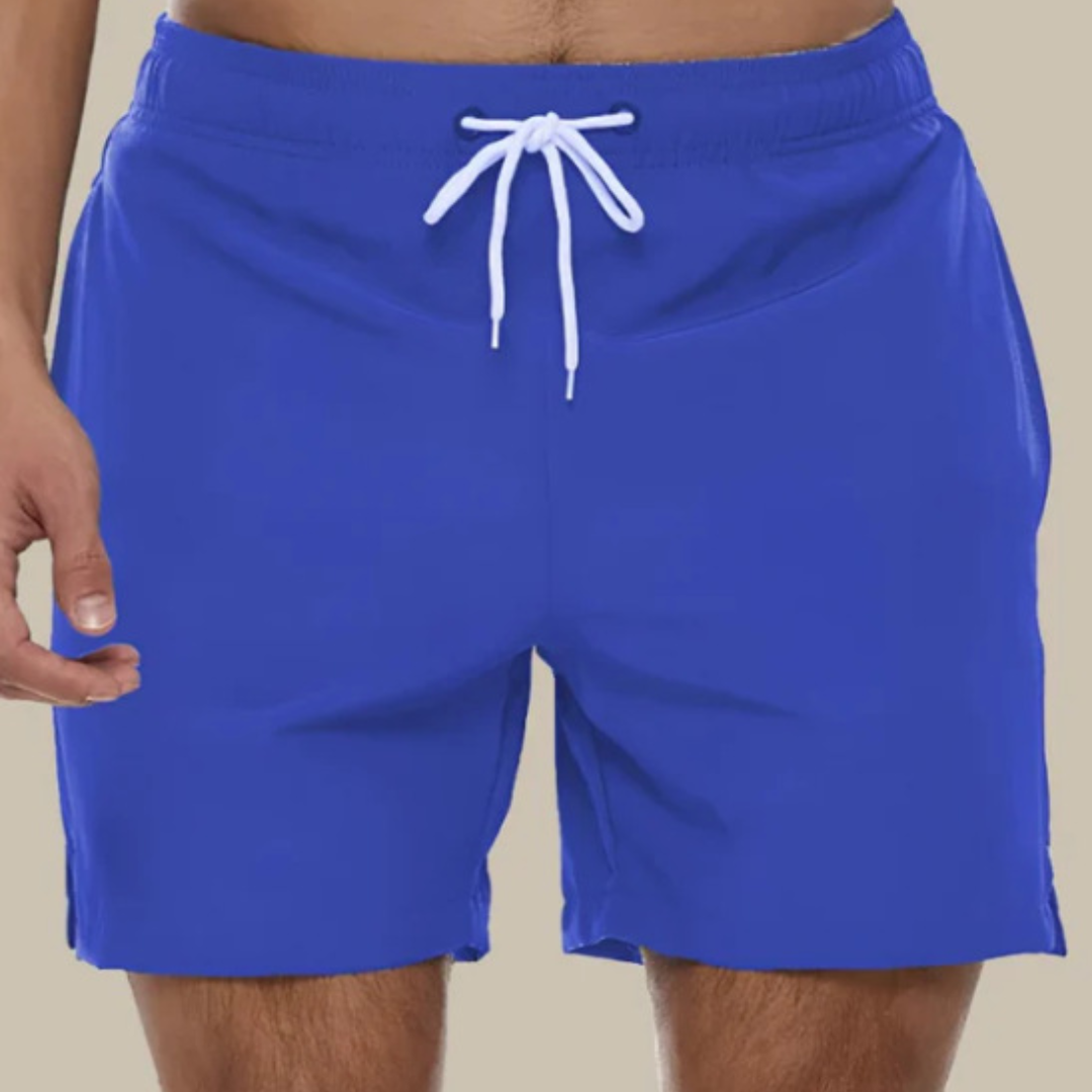 Stilige herre badeshorts, hurtigtørkende for aktive dager på stranden eller ved bassenget. Sommerfavoritt.
