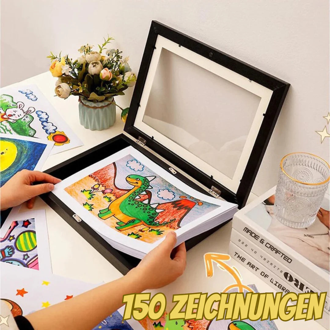 Svart bilderamme for barnekunst, elegant dekorasjon til innredning. Viser frem barnas kunstverk og gir smart oppbevaring.