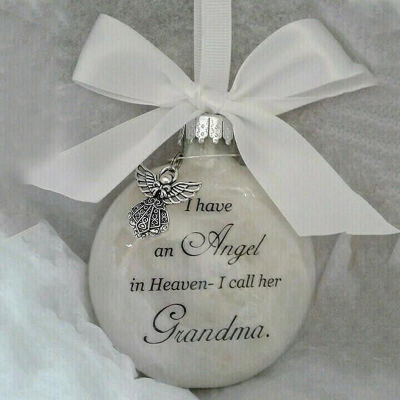 Stilrent engel ornament, en rørende julegave for kjære minner.