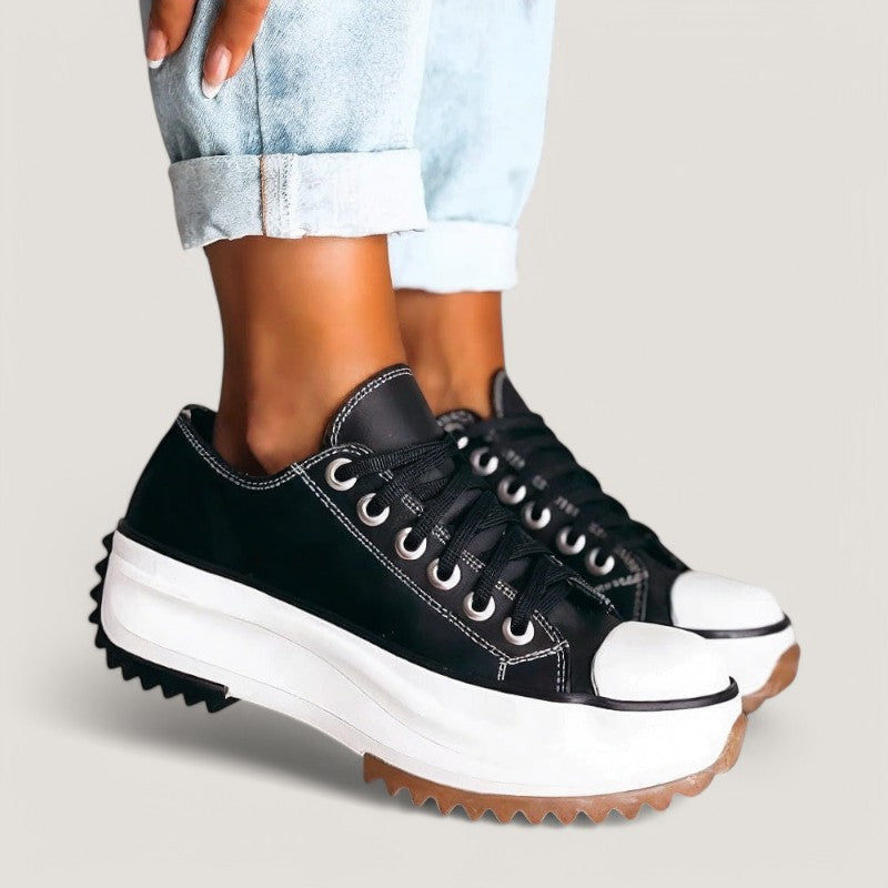 Svarte dame plattform sneakers. Allsidige og komfortable hverdagssko med et moderne casual design.