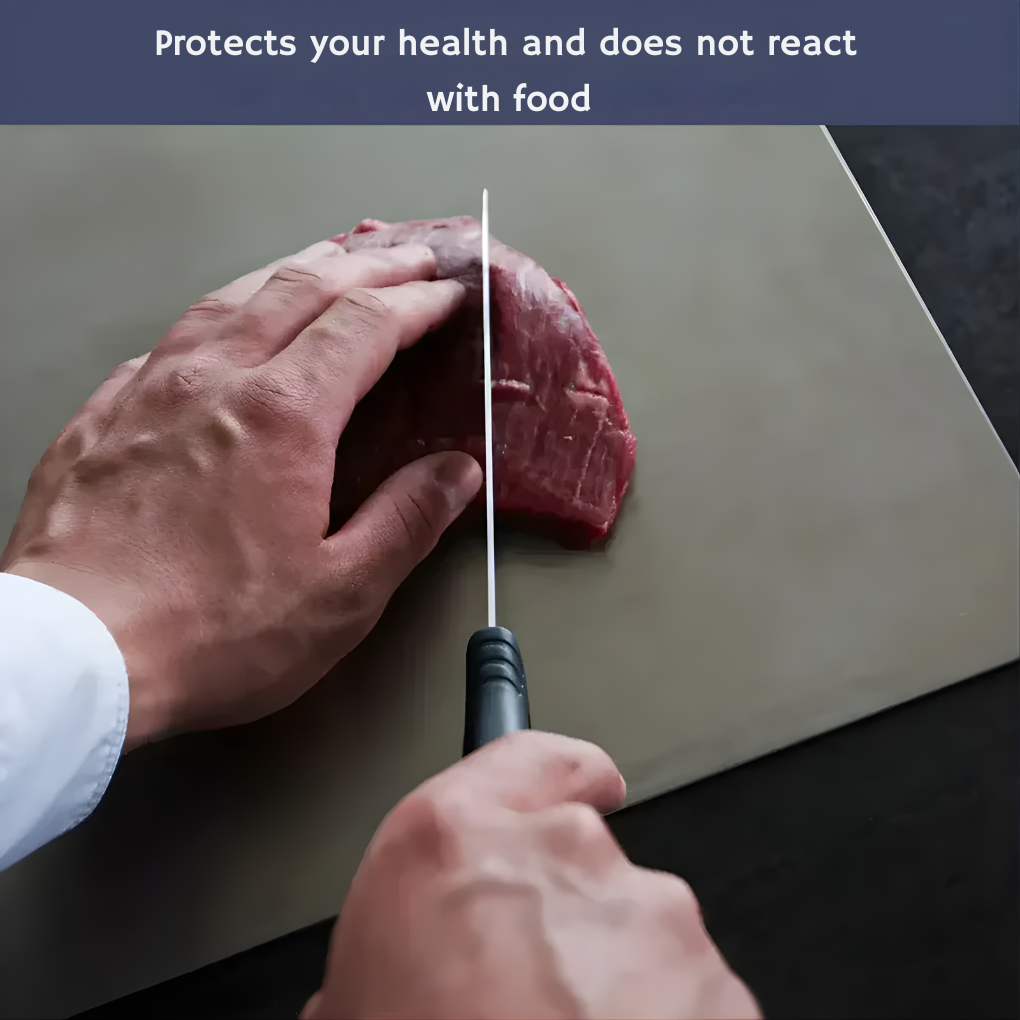 Robust skjærebrett for kjøkkenet, i hygienisk titan eller stål, perfekt for all matlaging.