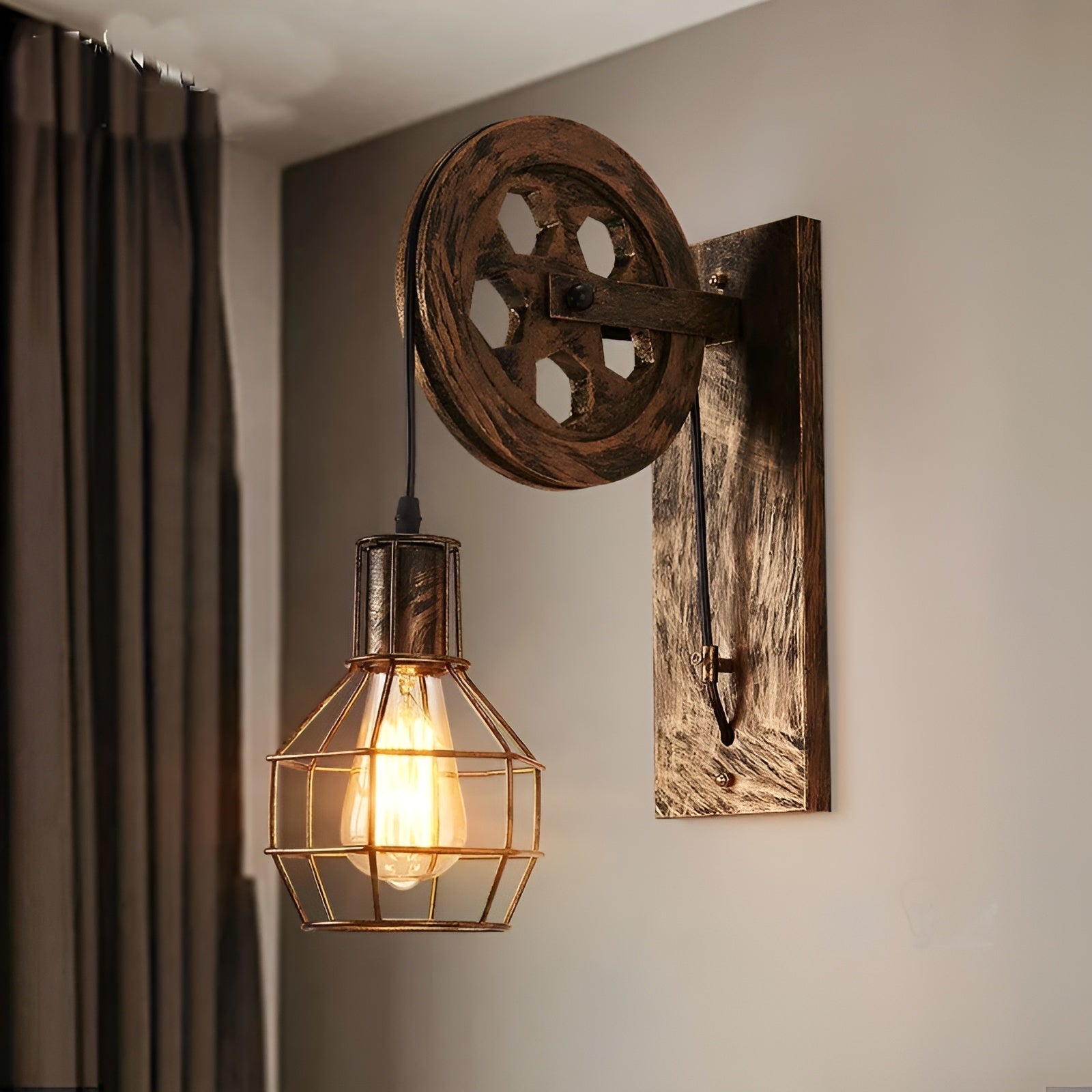 Effektiv LED-vegglampe med industrielt design, ideell for stuebelysning. Moderne og energieffektiv løsning.